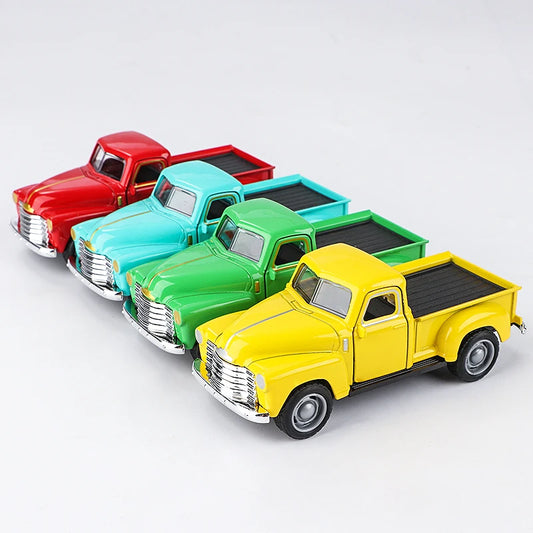 Vintage Red Metal Truck Toy – 1/32 Scale Mini Decoration for Kids & Home